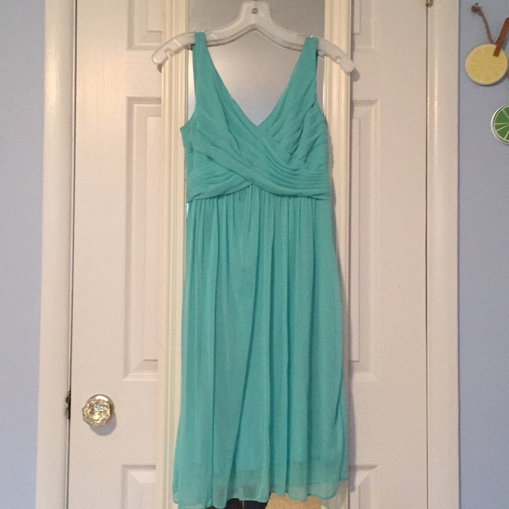 Aqua bridesmaid’s dress